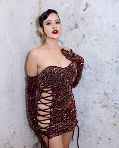 Uorfi Javed Personal Life: छोटा पैकेट बड़ा धमाका हैं उर्फी जावेद! एक्ट्रेस की हाइट से वेट तक...ये डिटेल्स जानकर आप शॉक्ड रह जाएंगे