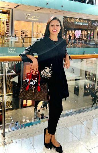 ਸਾਲ 2017 'ਚ ਦਿਵਯੰਕਾ ਡਾਂਸ ਰਿਐਲਿਟੀ ਸ਼ੋਅ 'ਨੱਚ ਬਲੀਏ' ਦੀ ਵਿਨਰ ਵੀ ਰਹਿ ਚੁੱਕੀ ਹੈ। ਫਿਰ ਰਿਐਲਿਟੀ ਸਟੰਟ ਸ਼ੋਅ 'ਖਤਰੋਂ ਕੇ ਖਿਲਾੜੀ' 'ਚ ਆਪਣੇ ਦਮਦਾਰ ਪ੍ਰਦਰਸ਼ਨ ਨਾਲ ਸਾਰਿਆਂ ਦਾ ਦਿਲ ਜਿੱਤ ਲਿਆ।