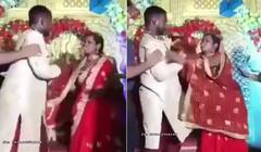 Funny Video: ਸਟੇਜ 'ਤੇ ਹੀ ਆਪਸ 'ਚ ਭਿੜ ਪਏ ਲਾੜਾ-ਲਾੜੀ, ਇੱਕ-ਦੂਜੇ 'ਤੇ ਕੀਤੀ ਥੱਪੜਾਂ ਦੀ ਵਰਖਾ, ਬਚਾਉਣ ਆਏ ਮਹਿਮਾਨਾਂ ਦੀ ਵੀ ਹੋਈ ਕੁੱਟਮਾਰ