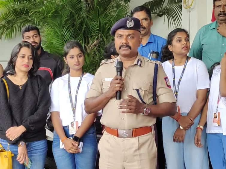 Coimbatore Police Commissioner Balakrishnan advises to fully understand and use the new mobile apps ’புதிய மொபைல் ஆப்களைப் பற்றி முழுமையாக தெரிந்து பயன்படுத்தவேண்டும்’ - கோவை காவல் ஆணையர் அறிவுரை