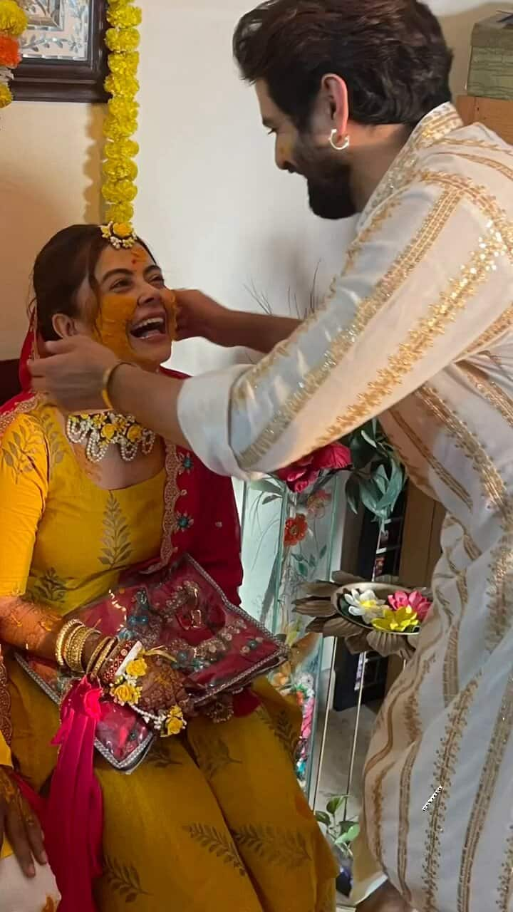 Devoleena Bhattacharjee Wedding Fans Got Surprised Haldi Mehndi And Bridal Look Pics Goes Viral 1604