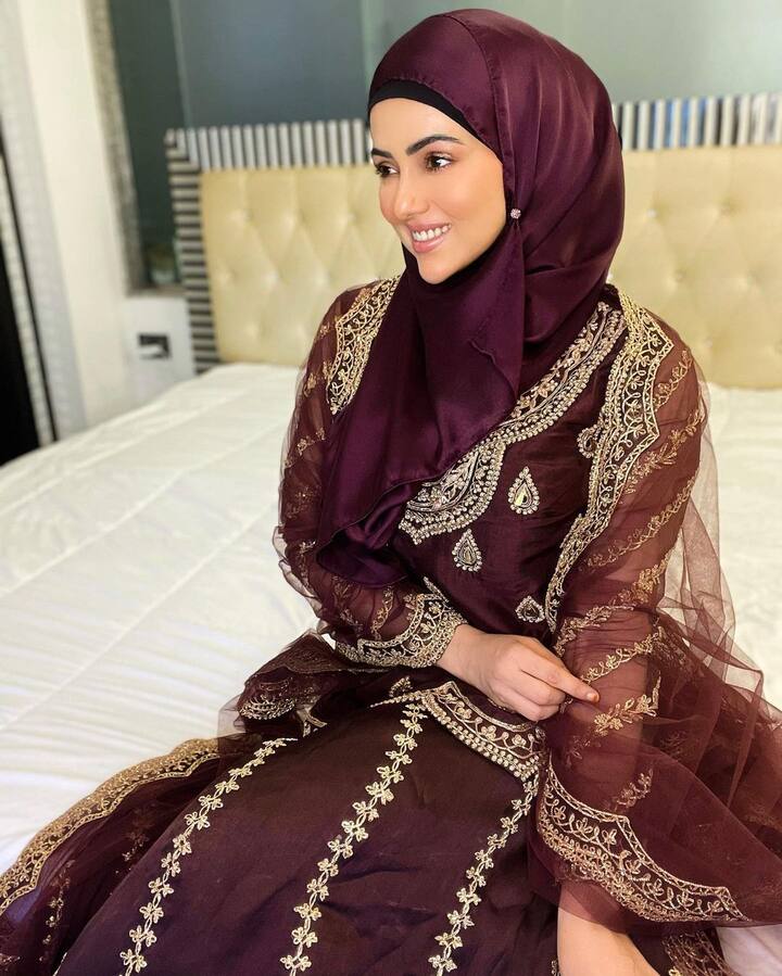 सना ने सोचा कि ये अल्लाह का संकेत ही है कि अगर मैं नहीं बदली तो मेरा ऐसा ही अंत होगा. सना कहती हैं मुझे अच्छे से वो बदलाव याद है जो उस वक्त हुए थे.