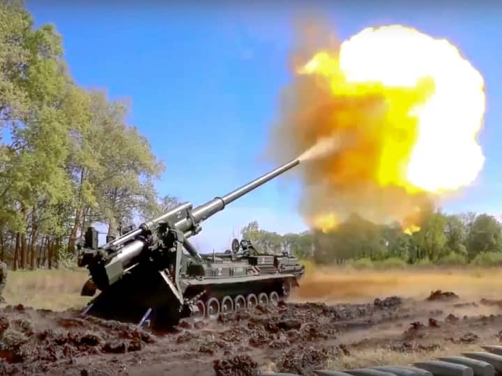 russia fires seventy missiles together power outrage in kyiv president seeking help from other countries Russia Ukraine War: जंग शुरू होने के बाद यूक्रेन पर रूस का सबसे बड़ा हमला, एक साथ दागीं 70 मिसाइलें
