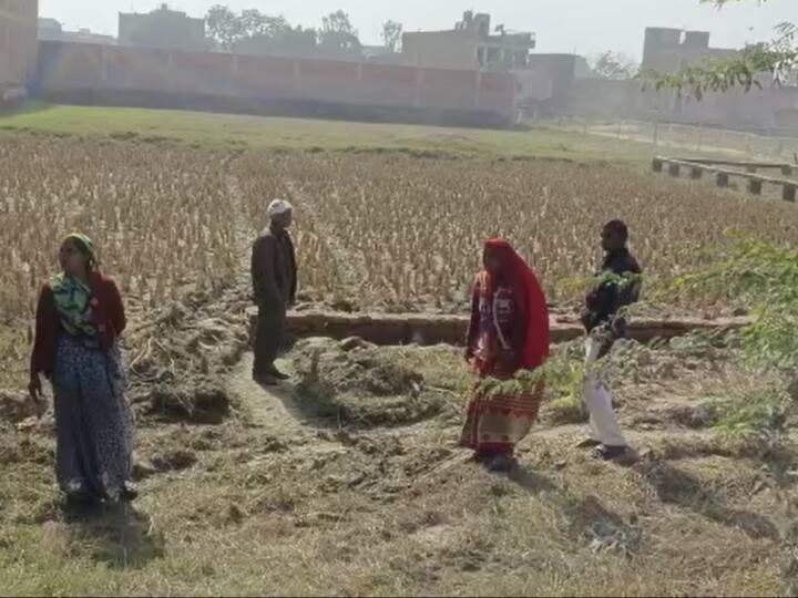 Kaushambi News: कोर्ट के आदेश के बाद भी जमीन कब्जाने लगा भू-माफिया, विरोध करने पर पीटा, कई घायल Kaushambi Uttar Pradesh Illegal encroachment land mafia beaten for protesting police filing case ANN Kaushambi News: कोर्ट के आदेश के बाद भी जमीन कब्जाने लगा भू-माफिया, विरोध करने पर पीटा, कई घायल