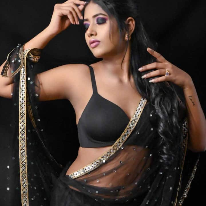 తాజాగా ఆమెతో కలిసి ఓ సెమీ న్యూడ్ ఇంటర్వ్యూ ఇచ్చాడు.Photo Credit: Siri Stazie/Instagram