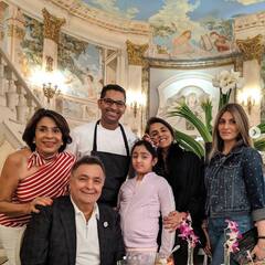 आपके फेवरेट स्टार्स विदेशों के इन फेमस रेस्टोरेंट में खाते हैं खाना, जानें इनके नाम