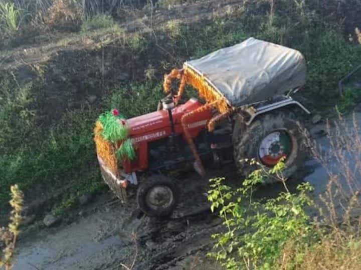 Barwani News 5 MP Laborers died in Maharashtra Road Accident after tractor overturned ANN Barwani News: रोजगार के लिए मध्य प्रदेश से महाराष्ट्र गए थे मजदूर, ट्रैक्टर पलटने से दो बच्चों समेत 5 की मौत