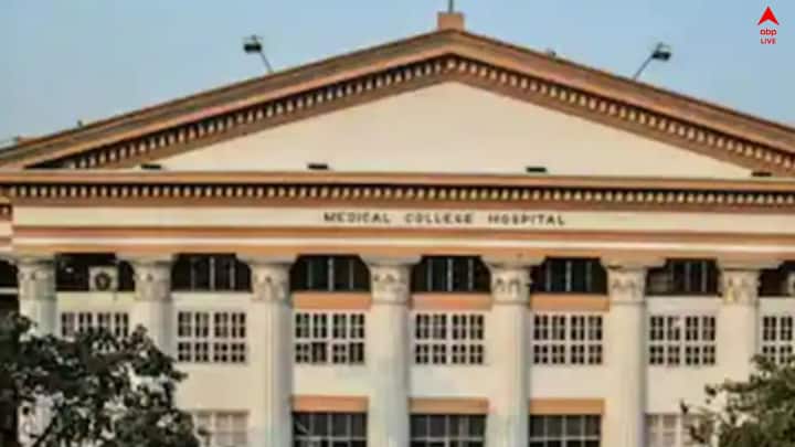 কাটল না মেডিক্যাল জট ! ৬ দিনে পার, কলকাতা মেডিক্য়াল কলেজে পড়ুয়াদের অনশন আন্দোলন।