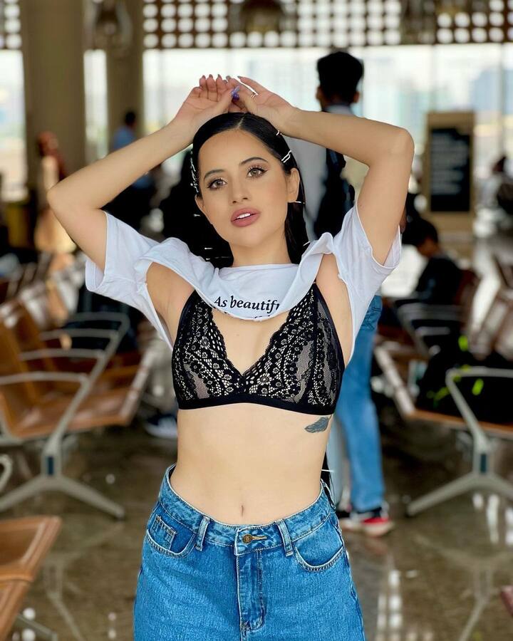 उर्फी जावेद अपनी निजी जिंदगी से जुड़े खुलासे को करने से वो पीछे नहीं हटती हैं. उर्फी ने बताया था कि जब वो 11वीं में थीं तब ही उनकी तस्वीरें एडल्ट साइट पर अपलोड हो गई थीं.