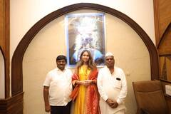 PHOTO: मिसेस भारत यूएसए विठुरायाच्या चरणी; अमेरिकेतून थेट पंढरपुरात येऊन घेतलं विठ्ठलाचं दर्शन