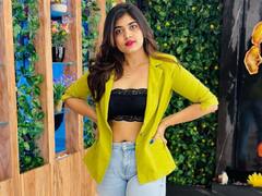 క్యూట్ లుక్స్ తో మెస్మరైజ్ చేస్తోన్న జబర్దస్త్ బ్యూటీ రీతూ చౌదరి