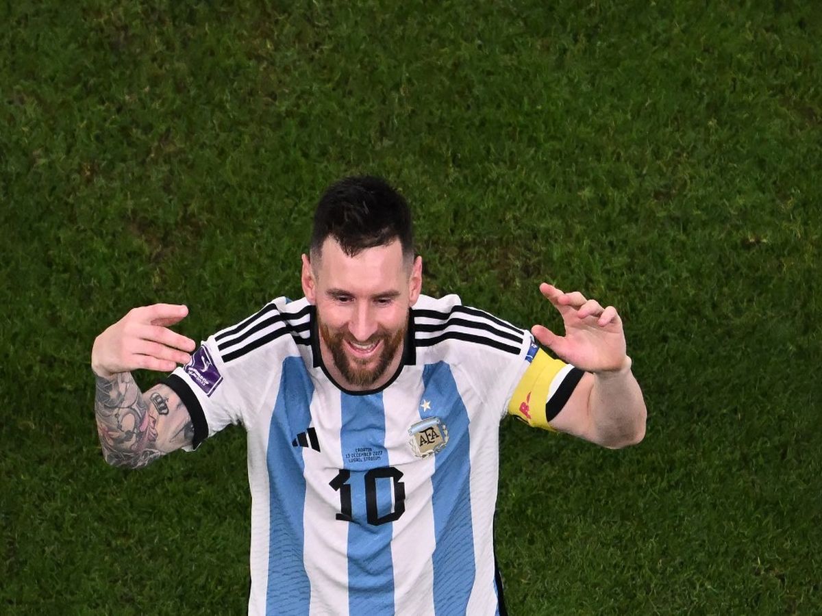 Lionel Messi News: Lionel Messi gets emotional as he leads Argentina to 2022  FIFA World Cup victory, says 'dreamed about it so much that still can't  believe it' - The Economic Times