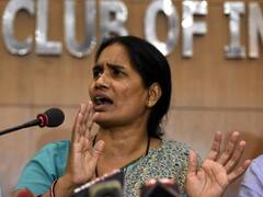 एसिड अटैक और दिल्ली की कानून व्यवस्था पर क्या कुछ बोलीं निर्भया की मां, जानिए