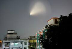कोलकाता के आसमान में दिखी रहस्यमयी रोशनी, लोगों के लिए बनी कौतुहल