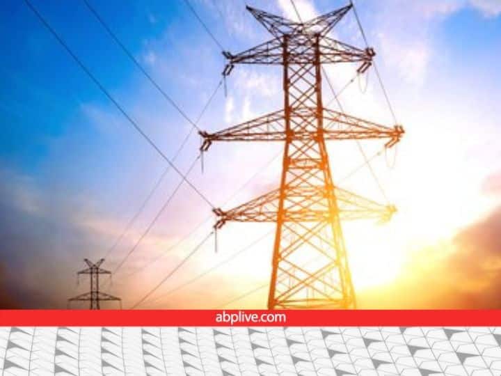 Speed of electricity is equal to speed of light both are electromagnetic waves know about speed of electricity in wires कुछ ही सेकंड में घर तक पहुंच जाती है बिजली! आखिर तारों में बहने वाले करंट की रफ्तार कितनी होती है?