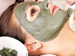 मुलतानी मिट्टी में ये 5 चीज़ मिलाकर बनाएं फेस पैक, पार्लर जैसा मिलेगा ग्लो