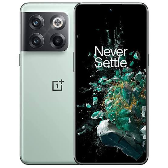 OnePlus 10T 5G: कंपनी ने OnePlus 10T में क्वॉलकॉम स्नैपड्रैगन 8+ Gen 1 प्रोसेसर दिया है. इसके साथ ही ये 16 जीबी तक LPDDR5 रैम + 256 जीबी तक UFS 3.1 स्टोरेज से लैस है. OnePlus 10T 5G एंड्रॉयड 12 पर आधारित OxygenOS 12.1 पर काम करता है. अगर कमर की बात की जाए तो लेटेस्ट OnePlus 10T 5G में ट्रिपल रियर कैमरा सेटअप मिलता है. OnePlus 10T में 4800mAh की बैटरी और 150W की सुपरवूक फास्ट चार्जिंग का सपोर्ट दिया गया है.