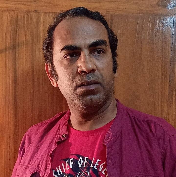 এছাড়াও রয়েছেন, দেবেশ চট্টোপাধ্যায় (Debesh Chattyopadhyay), সুমিত সমাদ্দার (Sumit Samaddar), তপস্যা দাশগুপ্ত (Tapasya Dasgupta)।