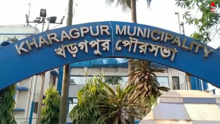 West Midnapore News Allegation issued in Police Station against Kharagpur Municipality s Chairman Pradip Sarkar Kharagpur News: 'সমাজবিরোধীদের দিয়ে হুমকি', চেয়ারম্যানের বিরুদ্ধে থানায় অভিযোগ খড়গপুরে