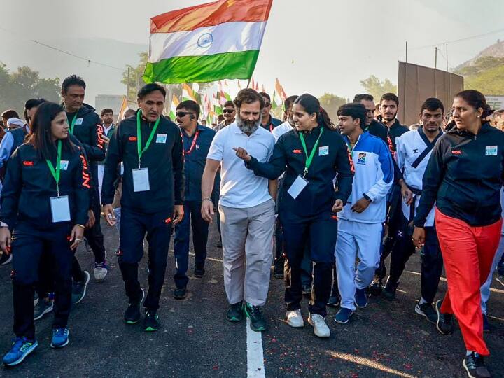 पदयात्रा के दौरान राहुल गांधी ने 'राइट टू हेल्थ' के लिए काम कर रहे डॉक्टरों के समूह, विभिन्न खेलों के अवॉर्ड विजेता खिलाड़ियों के समूह से चर्चा की.