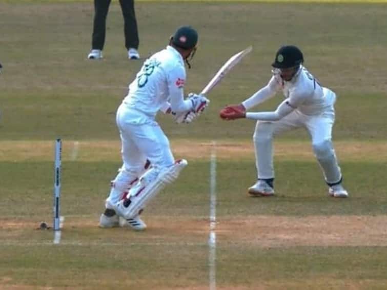 Shubman Gill took stunning catch at short leg against Bangladesh in first test match see video Watch: बांग्लादेश के खिलाफ शॉर्ट लेग पर शुभमन गिल ने पकड़ा हैरान कर देने वाला कैच, वीडियो वायरल