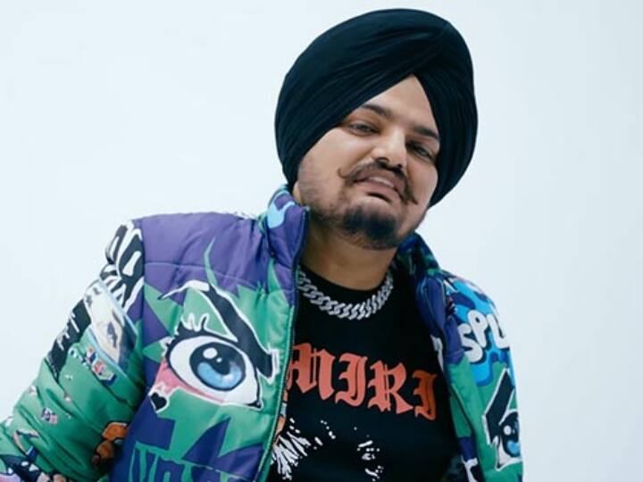 नंबर 3 पर फेमस पंजाबी रैपर और सिंगर सिद्धू मूसेवाला हैं जिनकी हाल ही में हत्या कर दी गई थी. मूसेवाला को इंटरनेशनल लेवल पर काफी पॉपुलैरिटी मिली थी.