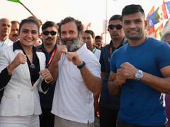 Bharat Jodo Yatra: राहुल गांधी ने मशीन से चारा काटा, अशोक गहलोत ने दिया साथ