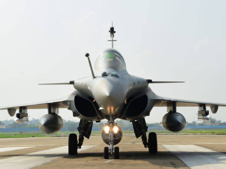 The last of the 36 IAF Rafales landed in India from dassault france Rafale Fighter Jet: இந்தியாவிற்கு வந்த 36-வது மற்றும் கடைசி ரஃபேல் போர் விமானம்.. விரைவில் கோல்டன் ஆரோஸ் படையில் சேர்க்க திட்டம்..