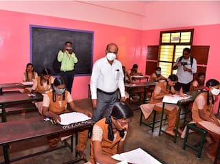 UP Board Exams 2023: नकल रोकने के लिए जारी हुईं गाइडलाइंस, कड़ी निगरानी के बीच होंगी परीक्षाएं