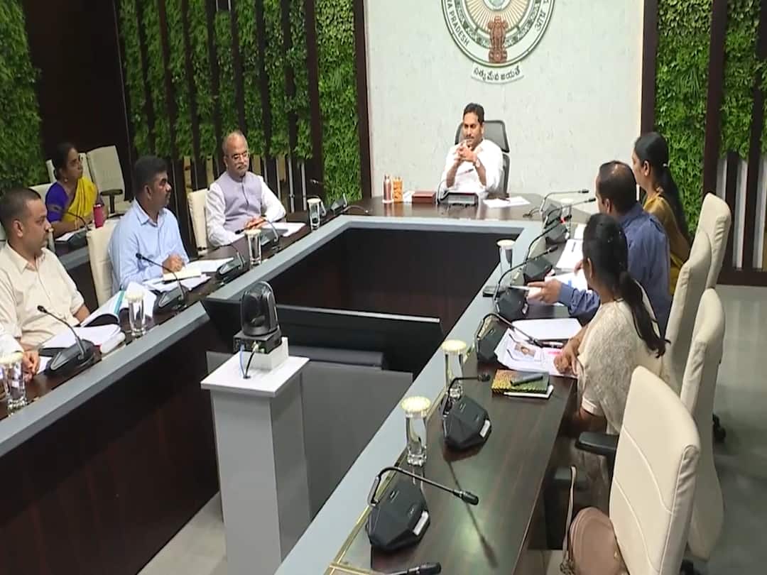 Amaravati CM Jagan review on Anganwadi centers ordered recruitment in vacant posts DNN CM Jagan Review : సీఎం జగన్ కీలక నిర్ణయం, అంగన్ వాడీ కేంద్రాల్లో ఖాళీల భర్తీకి గ్రీన్ సిగ్నల్