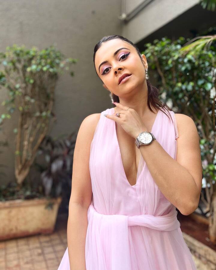 देवोलीना को उसके बाद 'संवारे सबके सपने प्रीतो' में बानी की भूमिका निभाते हुए देखा गया था. सबसे ज्यादा पॉपुलैरिटी उन्हें गोपी बहू की भूमिका निभाकर मिली.