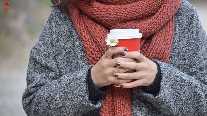 রাজ্যে তাপমাত্রা ক্রমাগত ওঠানামায় সর্দি কাশি সারছে না। তবে এই অবস্থায় নিজে নিজে দোকান থেকে ওষুধ কিনে খাবেন না।