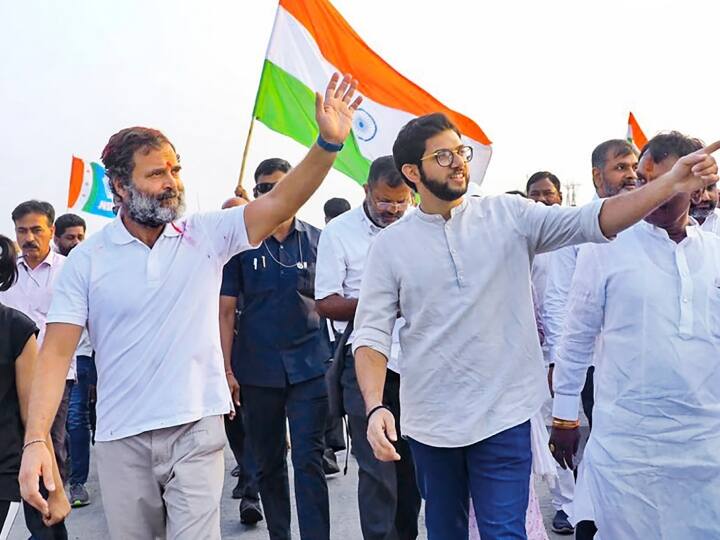 महाराष्ट्र के शिवसेना पार्टी के नेता आदित्य ठाकरे भी भारत जोड़ो यात्रा के दौरान राहुल गांधी के साथ मौजूद रहे थे.