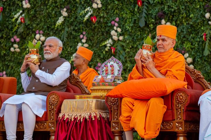 Pramukh Swami Shatabdi Mahotsav: PM નરેન્દ્ર મોદીએ બુધવારે (14 ડિસેમ્બર) સ્વામિનારાયણ સંપ્રદાયના સંત પ્રમુખ સ્વામી મહારાજના શતાબ્દી સમારોહનું ઉદ્ઘાટન કર્યું. તેણે સ્વામી સાથેની વાતચીત યાદ કરી.