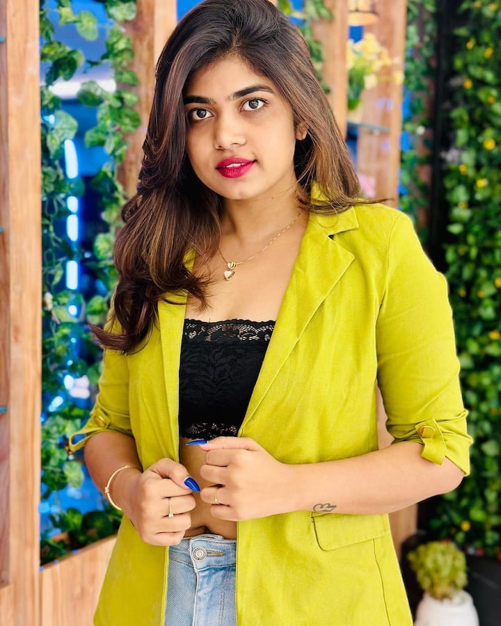 జబర్దస్త్ తో మంచి ఫాలోయింగ్.Photo Credit@Rithu Chowdary/Instagram