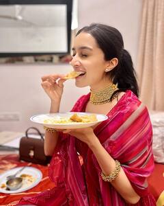 Shraddha Kapoor: காலையும் நீயே... மாலையும் நீயே...க்யூட் ஷ்ரத்தா கபூர் க்ளிக்ஸ்!