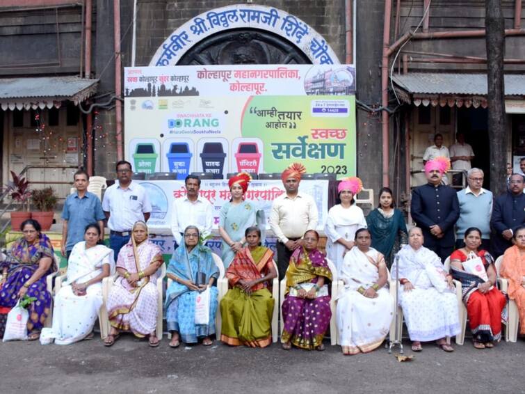 Golden Jubilee of Kolhapur Municipal Corporation felicitaion of Veer Mata Veer Pita Veer Patni kolhapur Kolhapur Municipal Corporation : कोल्हापूर महापालिकेचा सुवर्णमहोत्सव; प्रशासनाकडून वीरमाता, वीरपिता, वीरपत्नी यांचा सत्कार