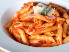 Pink Sauce Pasta: अगर आप हार्डकोर पास्ता लवर हैं तो इस रेसिपी को जरूर करें ट्राई