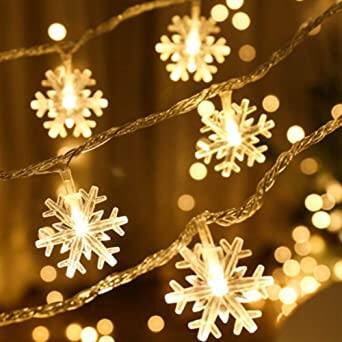 Quace Christmas Snowflake Light: अमेजन पर इसकी कीमत 249 रुपये है. ये लाइट्स स्नो फॉल के जैसी लगती हैं. इसी वजह से ये क्रिसमस के लिए बेस्ट गिफ्ट बन सकती हैं.