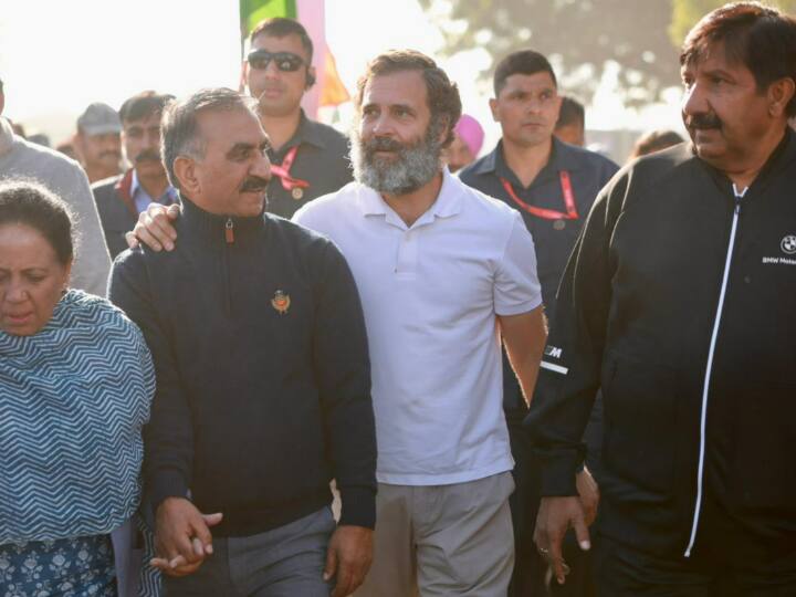 भारत जोड़ो यात्रा के 100 दिन पूरे होने के मौके पर हिमाचल कांग्रेस के सभी 40 विधायक यात्रा में शामिल हुए. मुख्यमंत्री सुखविंदर सिंह सुक्खू की अध्यक्षता में सभी विधायक राहुल गांधी का साथ देने राजस्थान पहुंचे.