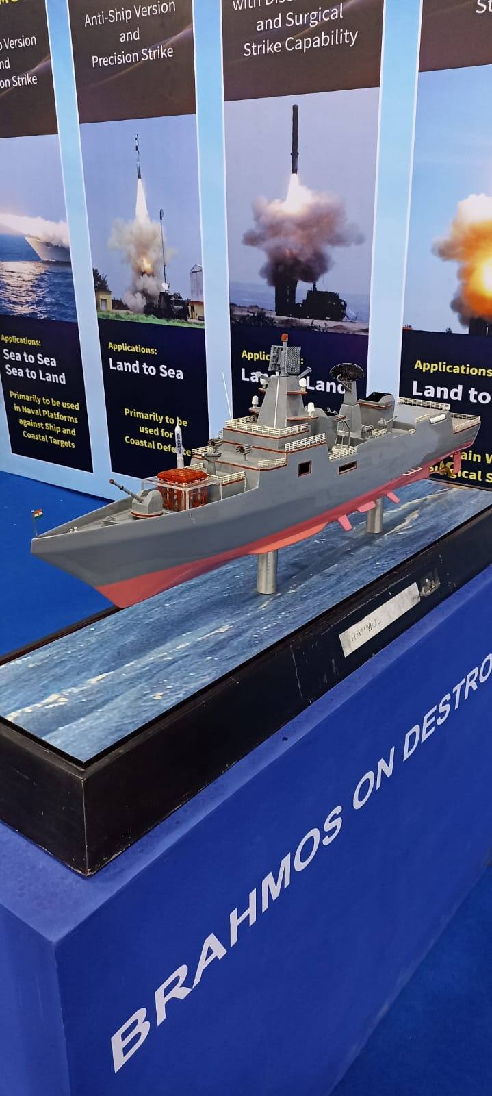 कोरोनाच्या दोन वर्षानंतर पुन्हा एकदा विज्ञान तंत्रज्ञान प्रेमी, प्रयोगशील विद्यार्थी प्राध्यापक, संशोधक हे एकाच ठिकाणी जमले आहेत.