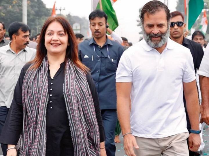 कांग्रेस की भारत जोड़ो यात्रा जब महाराष्ट्र से गुजर रही थी तो दो नवंबर को फिल्म एक्ट्रेस पूजा भट्ट  भी इसमें शामिल हुई थीं.