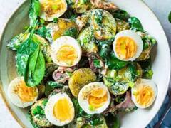 Egg Spinach Salad Recipe: सर्दियों में एक बार जरूर ट्राई करें 'अंडा पालक सलाद', खाकर मजा हो जाएगा डबल