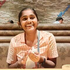 Viral News: ঝড়ের গতিতে বোর্ডে ফুটে উঠছে লেখা, একাধিক রেকর্ড এই বিস্ময় বালিকার