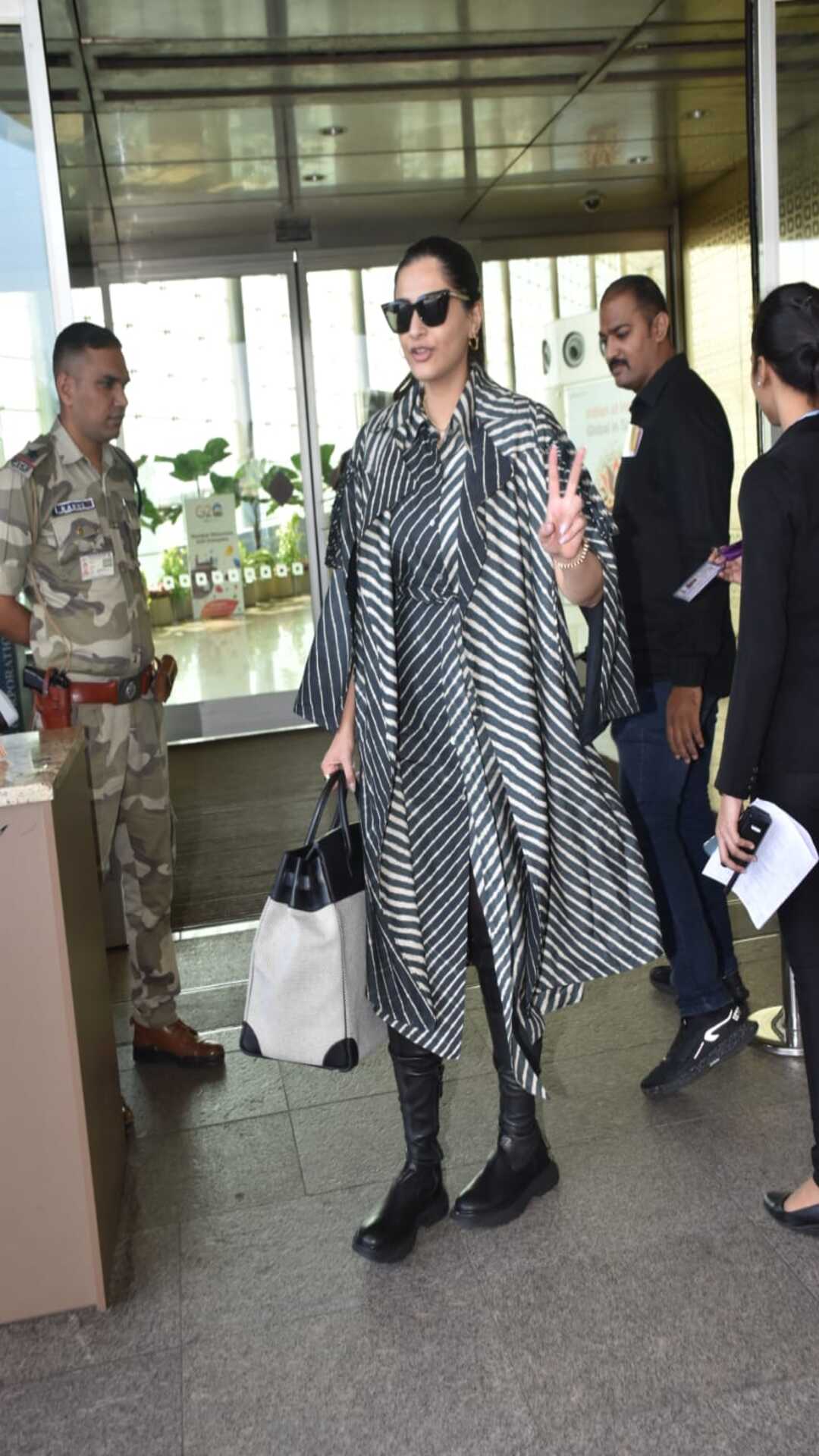 Sonam Kapoor wows in black Louis Vuitton crop top-cargo pants, ₹3