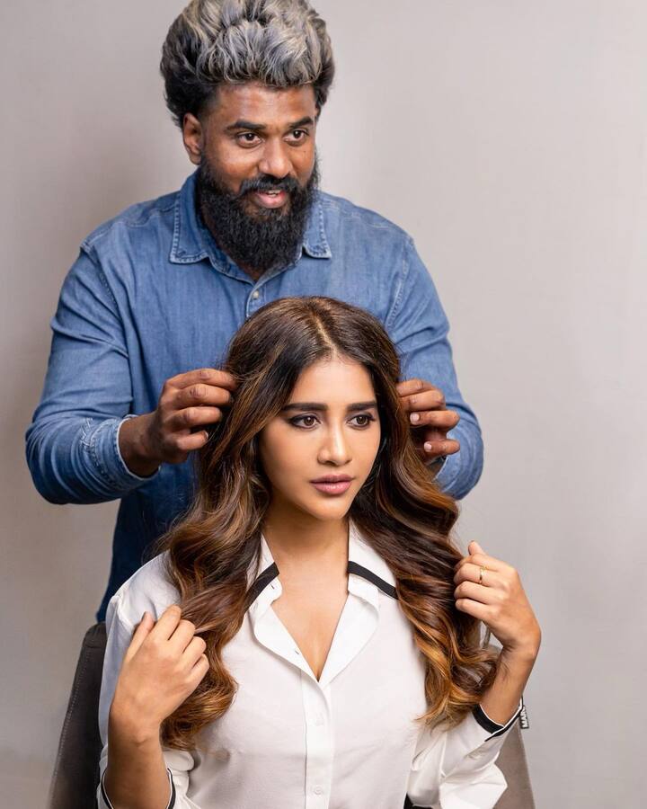 కొత్త హెయిర్స్టైల్లో నభా మరింత కొత్తగా కనిపించారు. (Image Credits: Nabha Natesh Instagram)