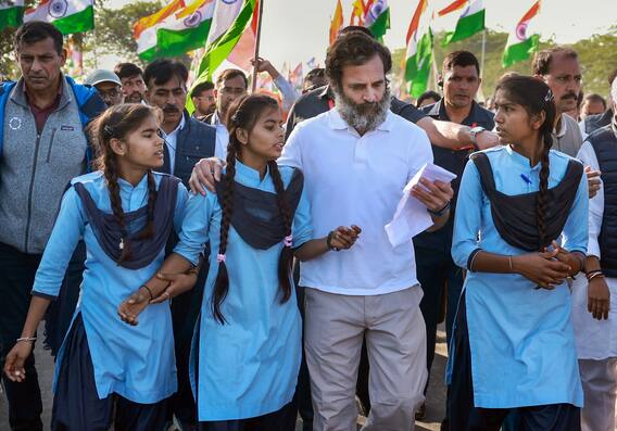 कभी बारिश में भीगे, कभी किसान के घर रुके, भारत जोड़ो यात्रा के 100 दिन पूरे, 10 तस्वीरों में देखें राहुल के अलग-अलग रंग