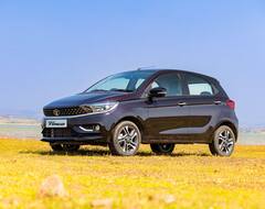 Best CNG Cars: 7 लाख रुपये की प्राइस रेंज में आती हैं ये धांसू सीएनजी कारें, मिलता है जबरदस्त माइलेज