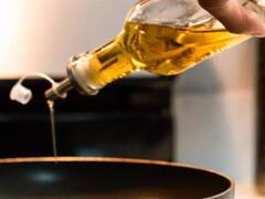 Refined oil: खाते हैं रिफाइंड ऑयल तो हो जाएं सावधान, पता भी नहीं चलेगा और शरीर में हो जाएगी ये गंभीर बीमारी