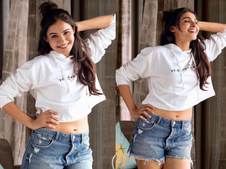 Andrea Jeremiah: கோலிவுட் பாடகி ஆண்ட்ரியா, தனது இன்ஸ்டா பக்கத்தில் தனது புகைப்படங்கள் சிலவற்றை வெளியிட்டுள்ளார். அவை வைரலாகி வருகின்றன.